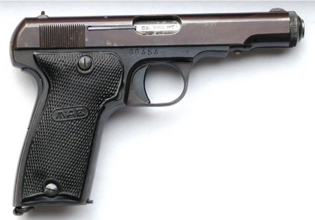 Hace unos días encontré por casualidad en una web extranjera un arma a la venta que hacía muchos años 101