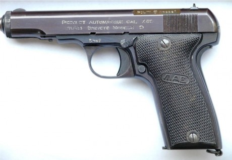 Hace unos días encontré por casualidad en una web extranjera un arma a la venta que hacía muchos años 100