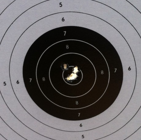 Compañeros aquí os dejo una agrupación de mi CZ 455 thumbhole a 50 metros de distancia con munición SK 00