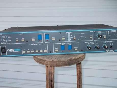 VENDO SELECTOR VIDEO MARCA CITRONIC VS200 , TIENE SELECION PARA 6 ENTRADAS VIDEO Y CUATRO SALIDAS PARA 00