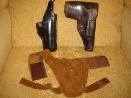 Vendo las siguientes fundas para pistola , usadas pero en buen estado.Los precios  ya incluyen gastos 00
