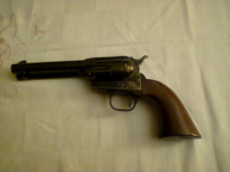 Me encantan los rifles de palanca. No sé si son potentes, ni si son precisos y lo que si sé es que no 120