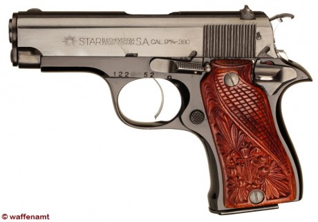 Bueno compañeros, voy a agenciarme una de estas dos armas, pero la verda tengo grandes dudas a la hora 140