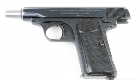 Hace unos días encontré por casualidad en una web extranjera un arma a la venta que hacía muchos años 142