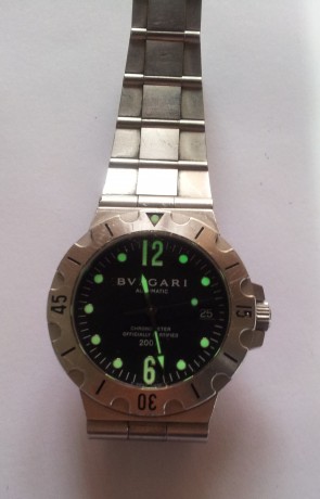 Bvlgari Scuba armis de acero, usado. Funciona perfectamente, sin caja. Tengo la factura de compra. 2000€. 01