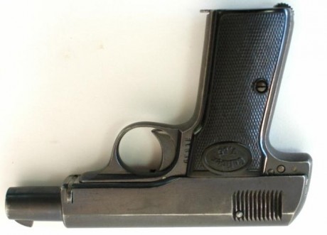 Hace unos días encontré por casualidad en una web extranjera un arma a la venta que hacía muchos años 10