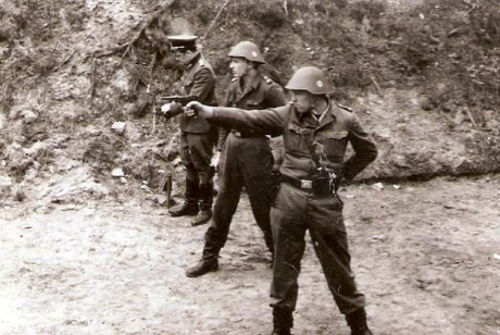 Hace unos días encontré por casualidad en una web extranjera un arma a la venta que hacía muchos años 150
