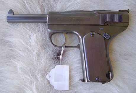 Hace unos días encontré por casualidad en una web extranjera un arma a la venta que hacía muchos años 71