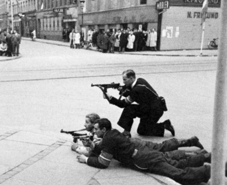 Hace unos días encontré por casualidad en una web extranjera un arma a la venta que hacía muchos años 70