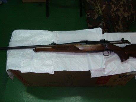 Vendo un Sauer 202 Clasic,calibre 7mmRMAG,con bases tipo Waver y dispareador de pelo.
El rifle esta totalmente 00