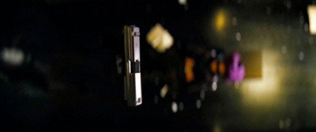 Compañeros,

En vista de las ganas de algunos (Elcafe, Wilcow, Vrakk, etc) por adivinar armas de películas 90