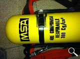 Dispongo de dos equipos de respiracion de bomberos MSA sin utilizar, espaldera , mascara y botella. 400 02
