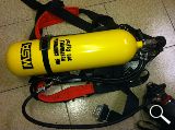 Dispongo de dos equipos de respiracion de bomberos MSA sin utilizar, espaldera , mascara y botella. 400 11