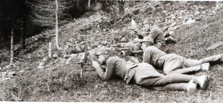 Hace unos días encontré por casualidad en una web extranjera un arma a la venta que hacía muchos años 40