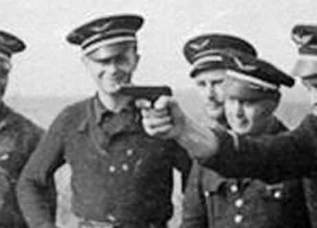 Hace unos días encontré por casualidad en una web extranjera un arma a la venta que hacía muchos años 50