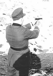 Hace unos días encontré por casualidad en una web extranjera un arma a la venta que hacía muchos años 40
