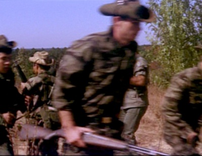 Compañeros,

En vista de las ganas de algunos (Elcafe, Wilcow, Vrakk, etc) por adivinar armas de películas 20