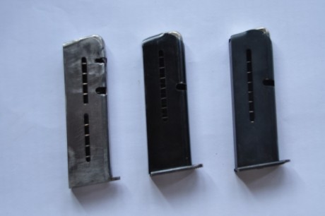 Hola a todos, abro este hilo para que alguien me ayude a reconocer unos cargadores que tengo en venta 02