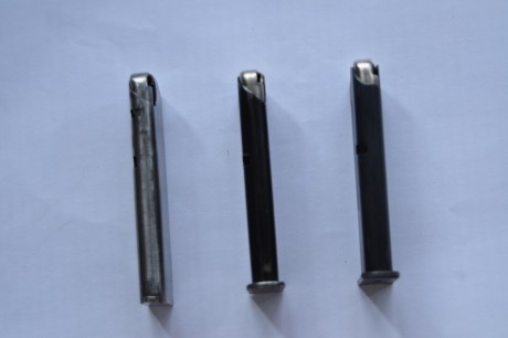Hola a todos, abro este hilo para que alguien me ayude a reconocer unos cargadores que tengo en venta 00