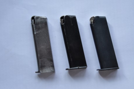 Hola a todos, abro este hilo para que alguien me ayude a reconocer unos cargadores que tengo en venta 20