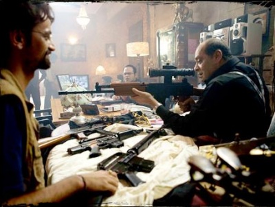 Compañeros,

En vista de las ganas de algunos (Elcafe, Wilcow, Vrakk, etc) por adivinar armas de películas 20