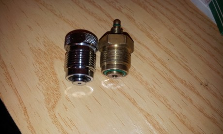 Buenos dias.

Alguien me podria ayudar con estos conectores de scuba?
He adquirido una carabina con su 00