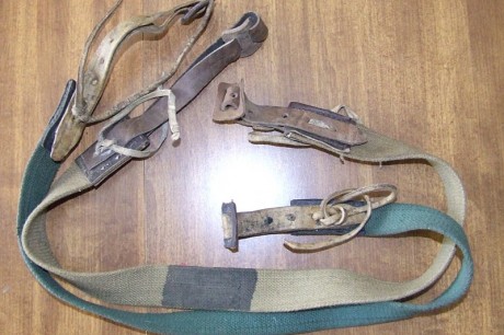 Dos cosas sobre el svt-40:
-la bocacha: la original tenía 6 orificios a cada lado. Las que llevan dos, 41
