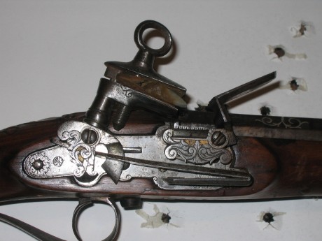 Lo que os pongo, es una escopeta de niño hecha por los Reales Arcabuceros de Madrid, con llave a la española, 01