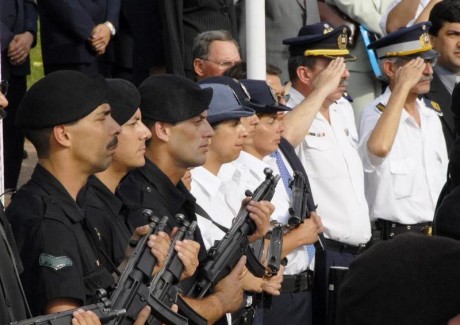 Hace unos días encontré por casualidad en una web extranjera un arma a la venta que hacía muchos años 00