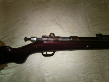 estimados amigos:
Hace unas semanas compre un rifle a bala calibre 22, se nota que es muy antiguo pero 50