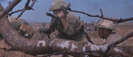 Compañeros,

En vista de las ganas de algunos (Elcafe, Wilcow, Vrakk, etc) por adivinar armas de películas 20