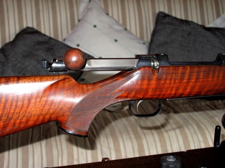 Buenos pues ala ya esta abierto el hilo del rifle incomprendido.
Pongo las fotos como lo tengo de momento, 130