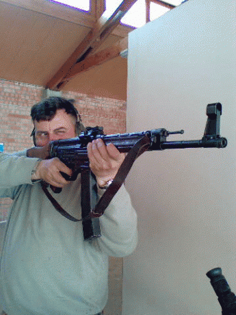 En armeria FIOL se anuncia una réplica del STG 44 en calibre original 7,92 kurtz

https://www.fiol-mallorca.com/product_info.php?cPath=58_70&products_id=1672

Claro 160