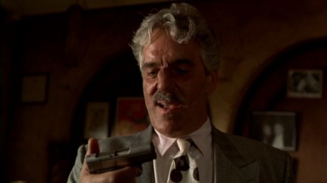 Compañeros,

En vista de las ganas de algunos (Elcafe, Wilcow, Vrakk, etc) por adivinar armas de películas 60