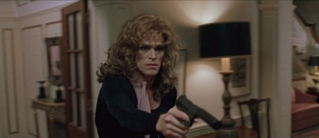 Compañeros,

En vista de las ganas de algunos (Elcafe, Wilcow, Vrakk, etc) por adivinar armas de películas 40