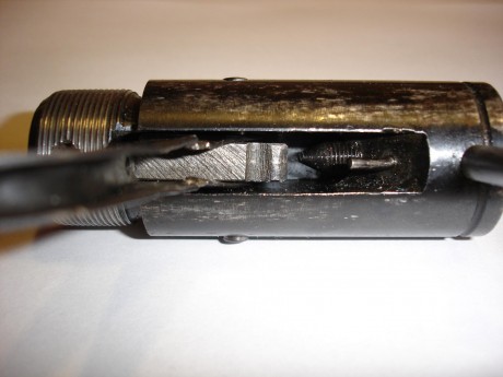 Hola a todos,estoy arreglandole una carabina Weihrauch HW 50 a un amigo y me haria falta que alguno que 40