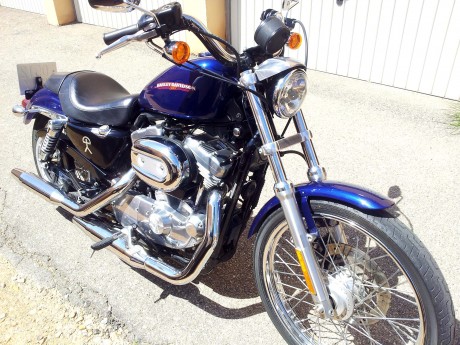 Buenas

Vendo Harley Davidson Sportster 883 año 2007 impecable siempre en garaje privado y con solo 15.000 01