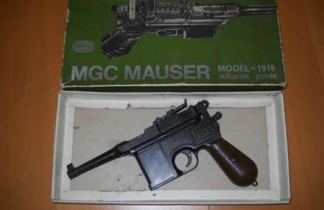 Buenas, me han ofrecido una Mauser C96 de fogueo, dicen que del 6,35 y de la marca MGC. No he visto. Nada 01