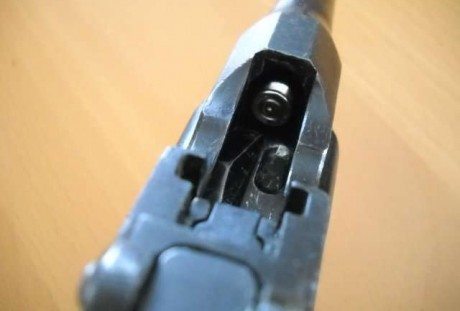 Buenas, me han ofrecido una Mauser C96 de fogueo, dicen que del 6,35 y de la marca MGC. No he visto. Nada 00