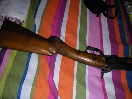 Bueno resulta que he encontrado esta escopeta en casa de mi abuelo. No se ve la marca que es. El dice 00
