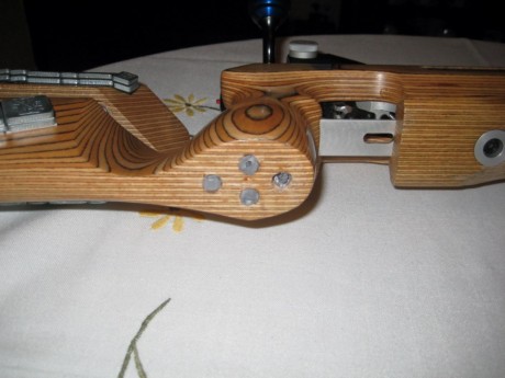 Hola, vendo carabina 22 LR Feinwerkbau 2700 Universal  culata de madera. 1100 euros más portes.La carabina 22