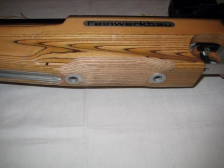Hola, vendo carabina 22 LR Feinwerkbau 2700 Universal  culata de madera. 1100 euros más portes.La carabina 21