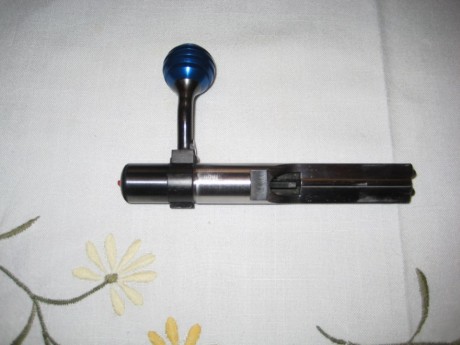 Hola, vendo carabina 22 LR Feinwerkbau 2700 Universal  culata de madera. 1100 euros más portes.La carabina 51