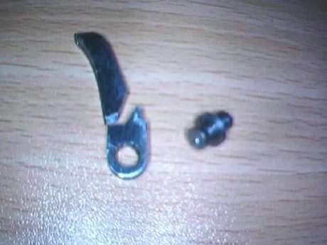 Se me ha roto el dedo elevador del tambor del colt navy de pietta, voy a ver si soy capaz de hacerme uno 01