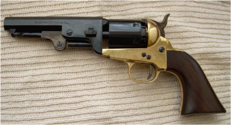 Hola Compañeros. Recibí hace dos días un Colt Navy Cal. 36 de Trelles y quería preguntar a los foreros 00