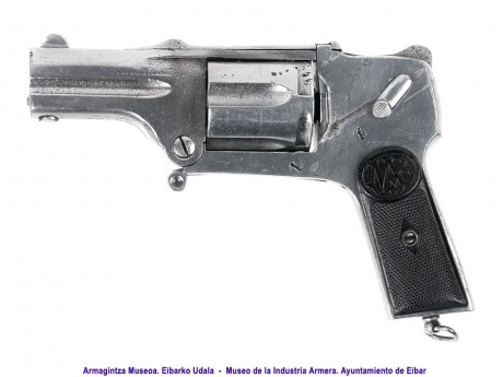 Hace unos días encontré por casualidad en una web extranjera un arma a la venta que hacía muchos años 130