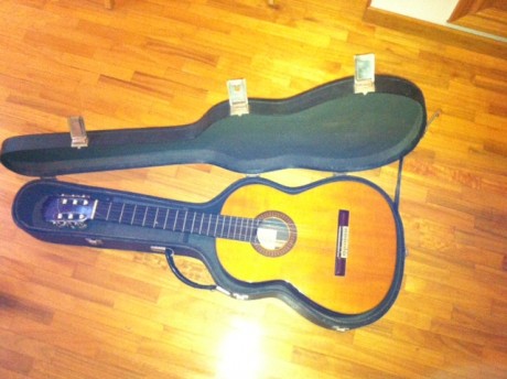 Guitarra Clasica Juan Roman Padilla, del año 1980, fue construida por encargo al guitarrista Granadino. 00