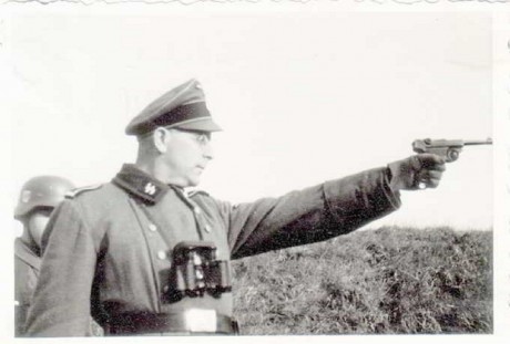 Hace unos días encontré por casualidad en una web extranjera un arma a la venta que hacía muchos años 142