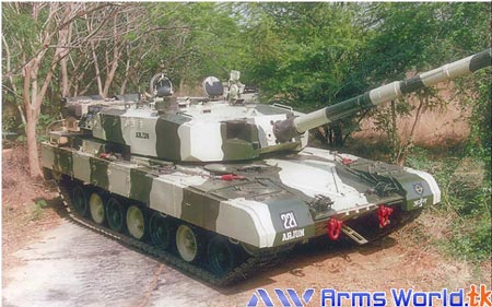 Algo pasa en India, o no estan contentos con el T-90 o es que quieren potenciar la industria local.

El 20