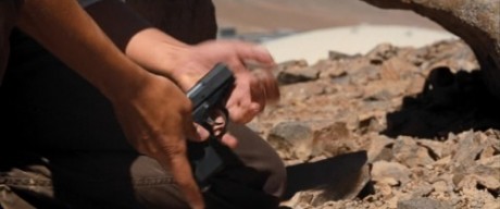 Compañeros,

En vista de las ganas de algunos (Elcafe, Wilcow, Vrakk, etc) por adivinar armas de películas 60